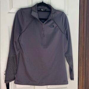 The North Face Women’s Quarter-Zip Medium Pullover - fleece lined Lilac purple.